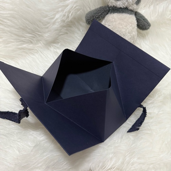 Chanel Camellia Lion Blue Decorative Gift Bag - Picture 9 of 13